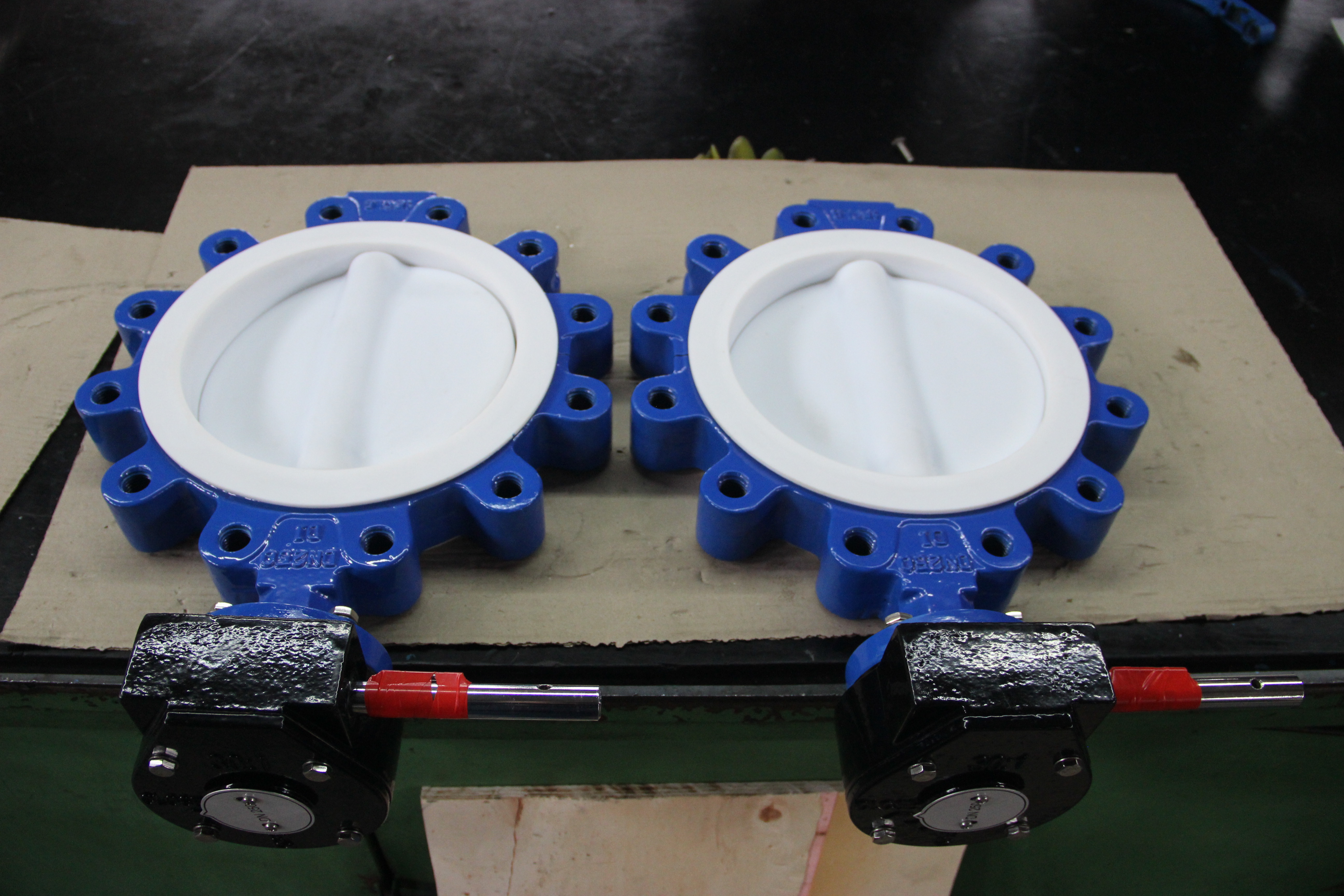 4 PTFE Koltuk İki Adet V&uuml;cut B&ouml;l&uuml;nm&uuml;ş V&uuml;cut Bagged Kelebek Vana